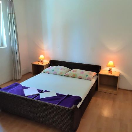 Cozy Apartments With Sea View Novi Vinodolski Ngoại thất bức ảnh